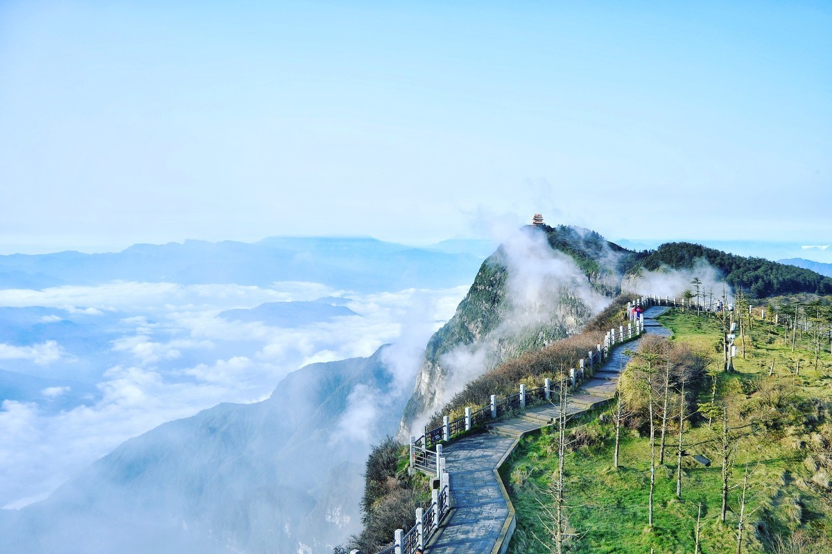 峨眉山最新消息，探寻神秘与活力共存的圣地 000888